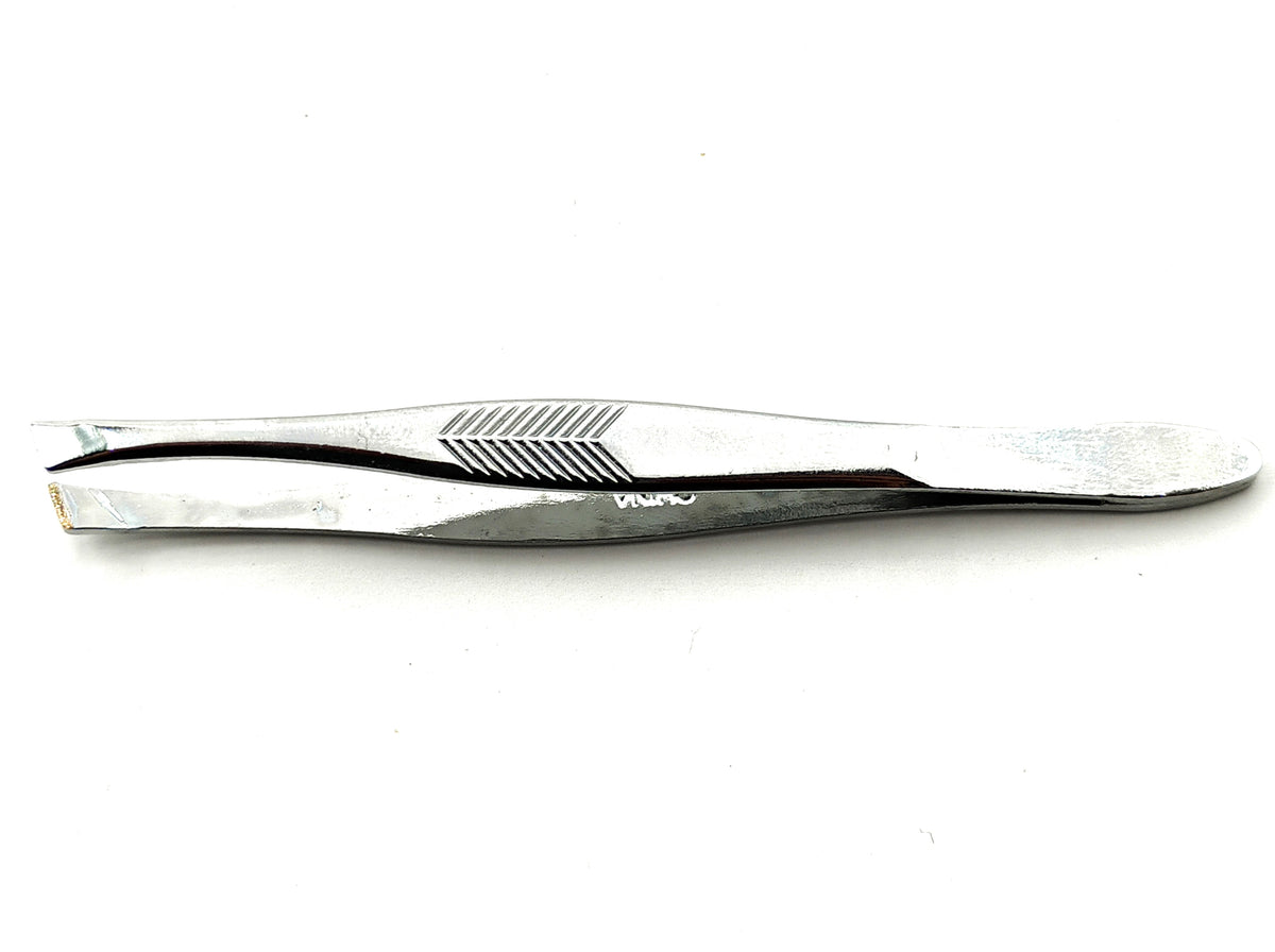 Slant Tip Tweezer – Diamond-Ground Stainless Steel Brow Tweezer