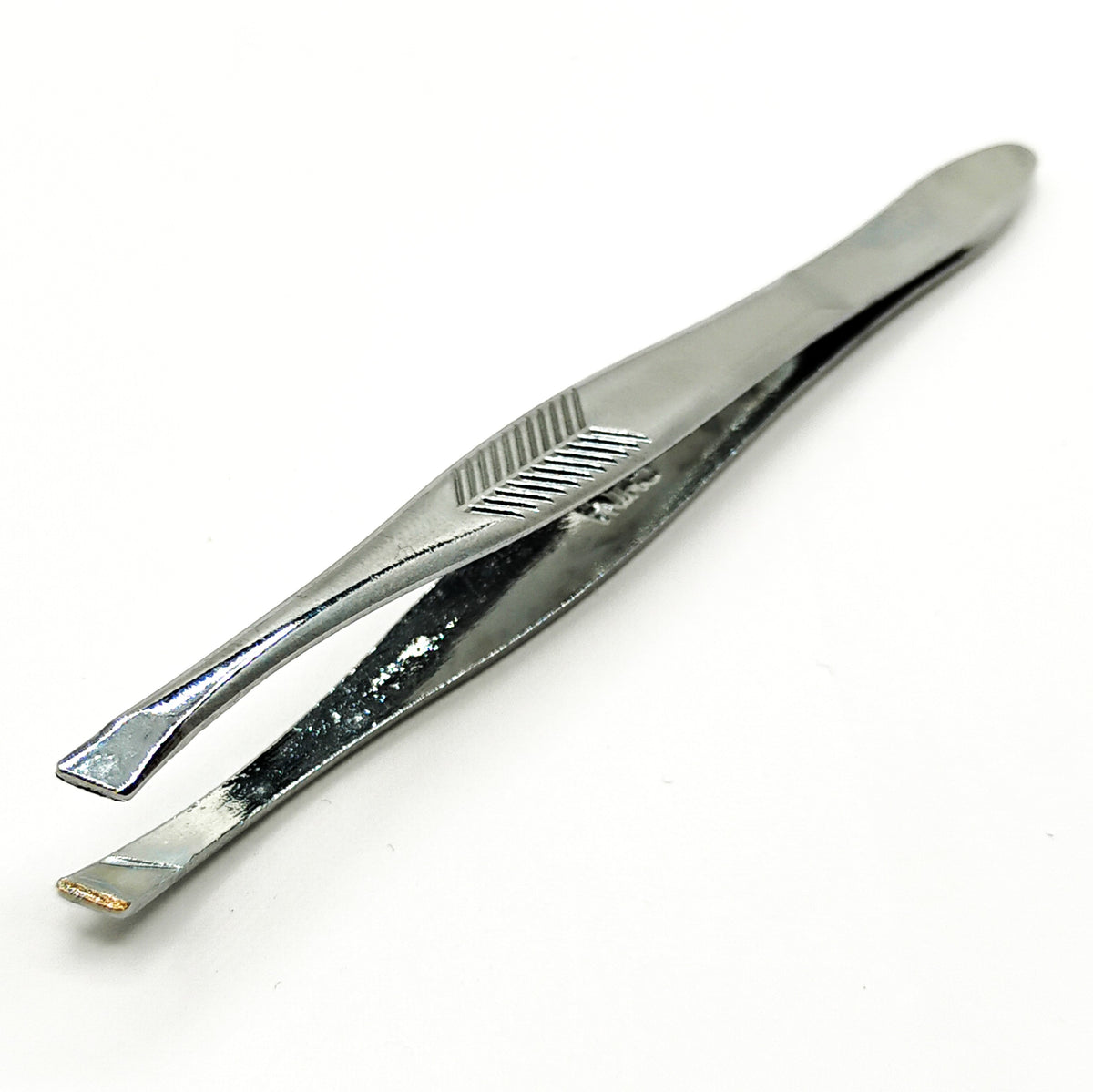 Slant Tip Tweezer – Diamond-Ground Stainless Steel Brow Tweezer
