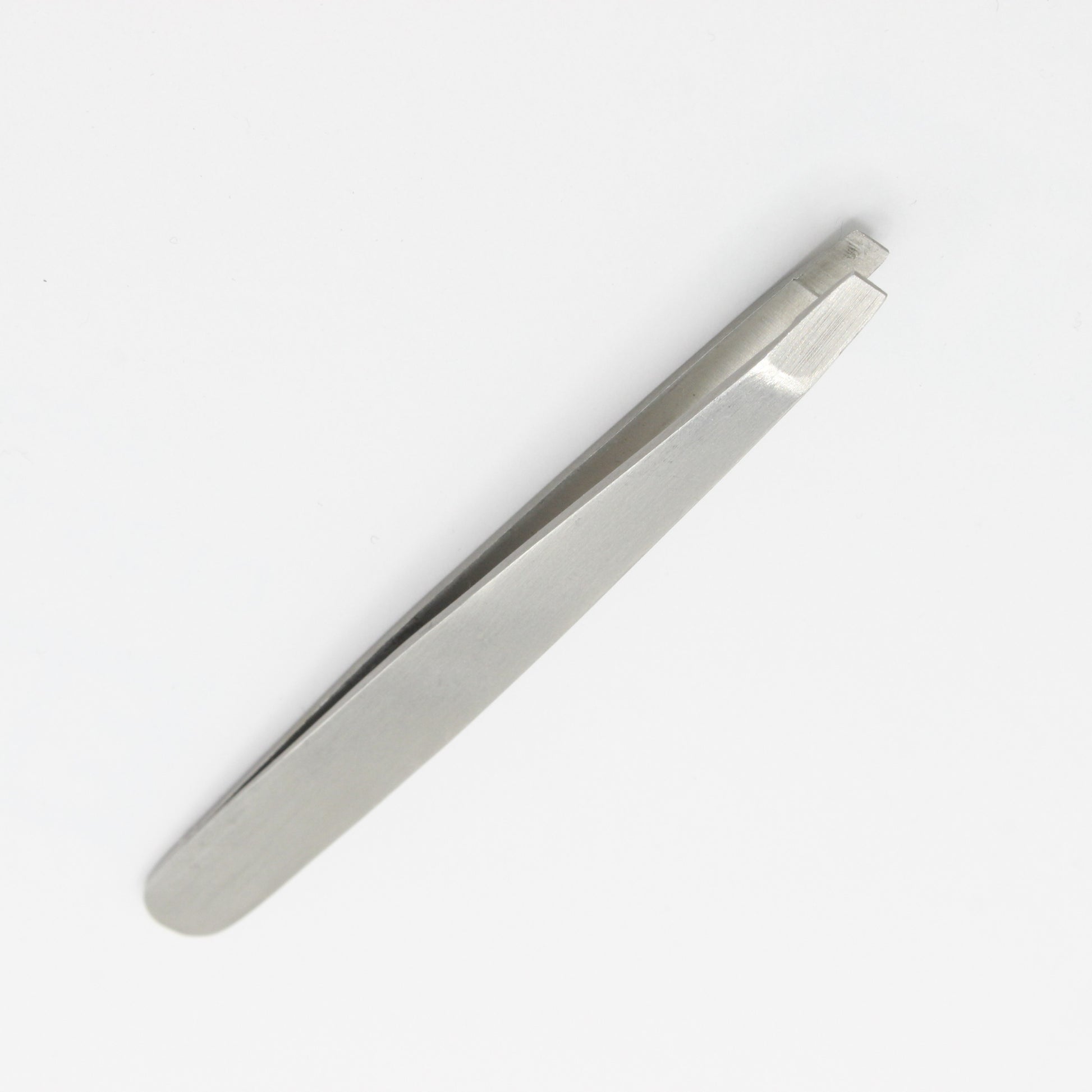 Stainless steel grooming tweezer with smooth silver finish